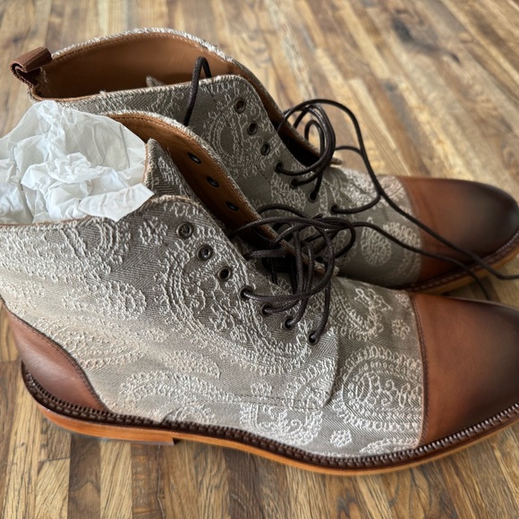 Taft Gray and Brown Ankle Boots with Two-Tone Design display picture 1